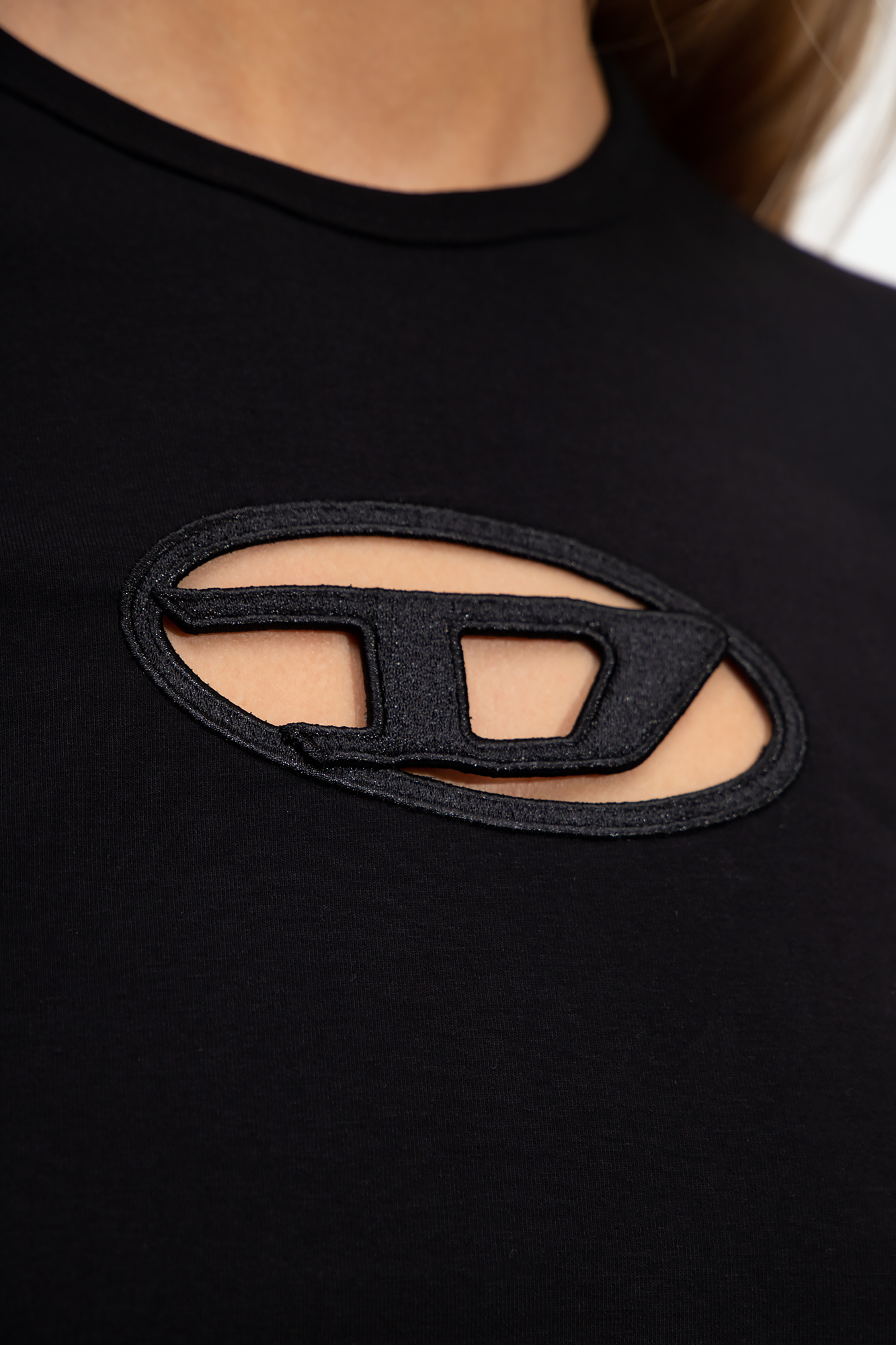 【DIESEL】D Cut-Out Logo T-ANGIE T-Shirt (A06268 0AFAA 9XXA) 20266340_50580837_600.jpg
